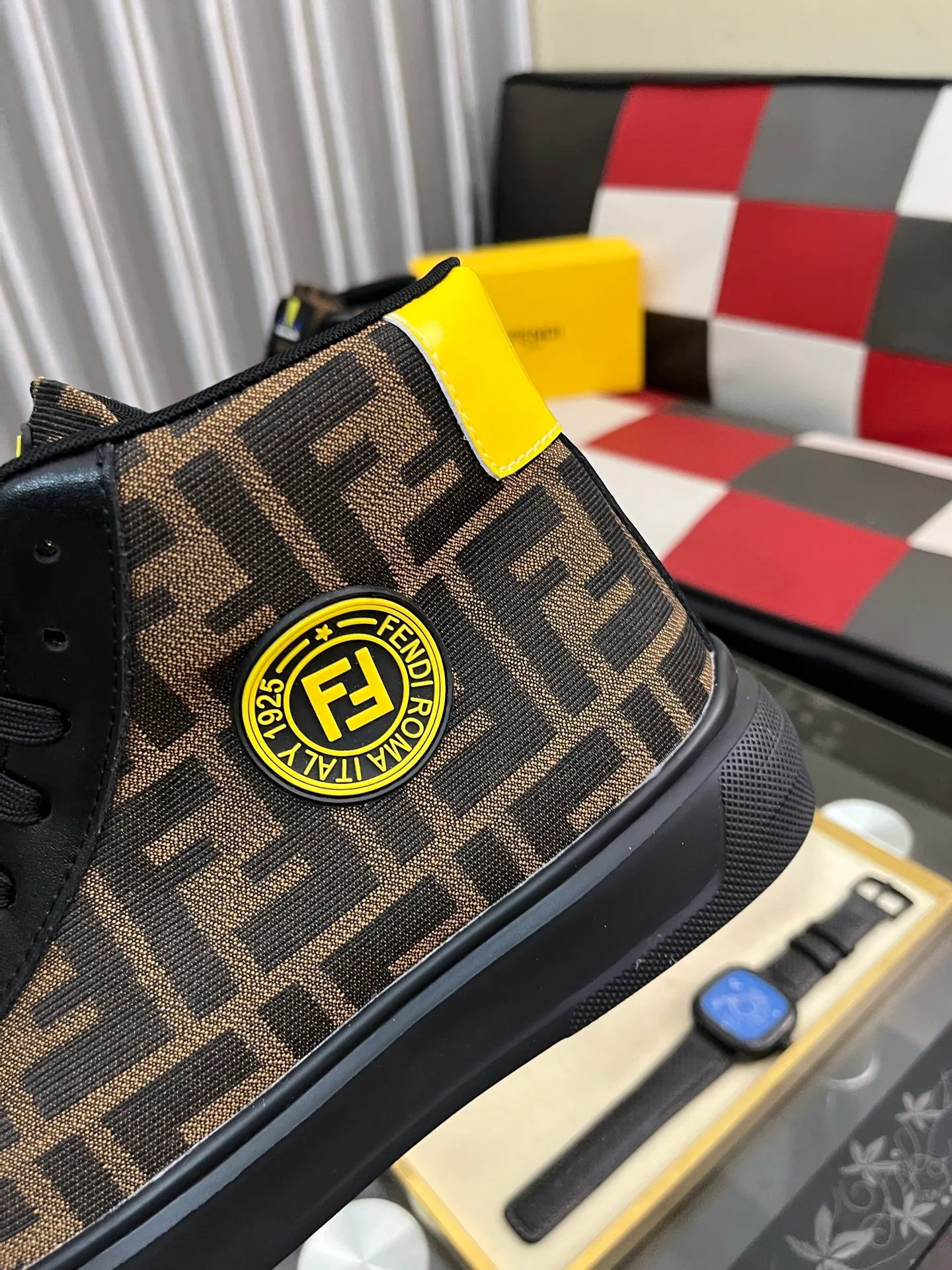 Men's Men's Shoes 💰440⌚️⌚️《 Fendi FENDI* 》 Latest hot-selling casual shoes, top brand [seduce] luxury ~ purchasing agency, top quality ~. [Strong] The upper is made of imported breathable cowhide with material ➕ breathable sheepskin lining (•) and fine workmanship. The original stylish and stylish soft rubber wear-resistant outsole is light and comfortable on the feet. The real thing looks better when taken in real life. Number of sizes: 38-442️⃣Colors available